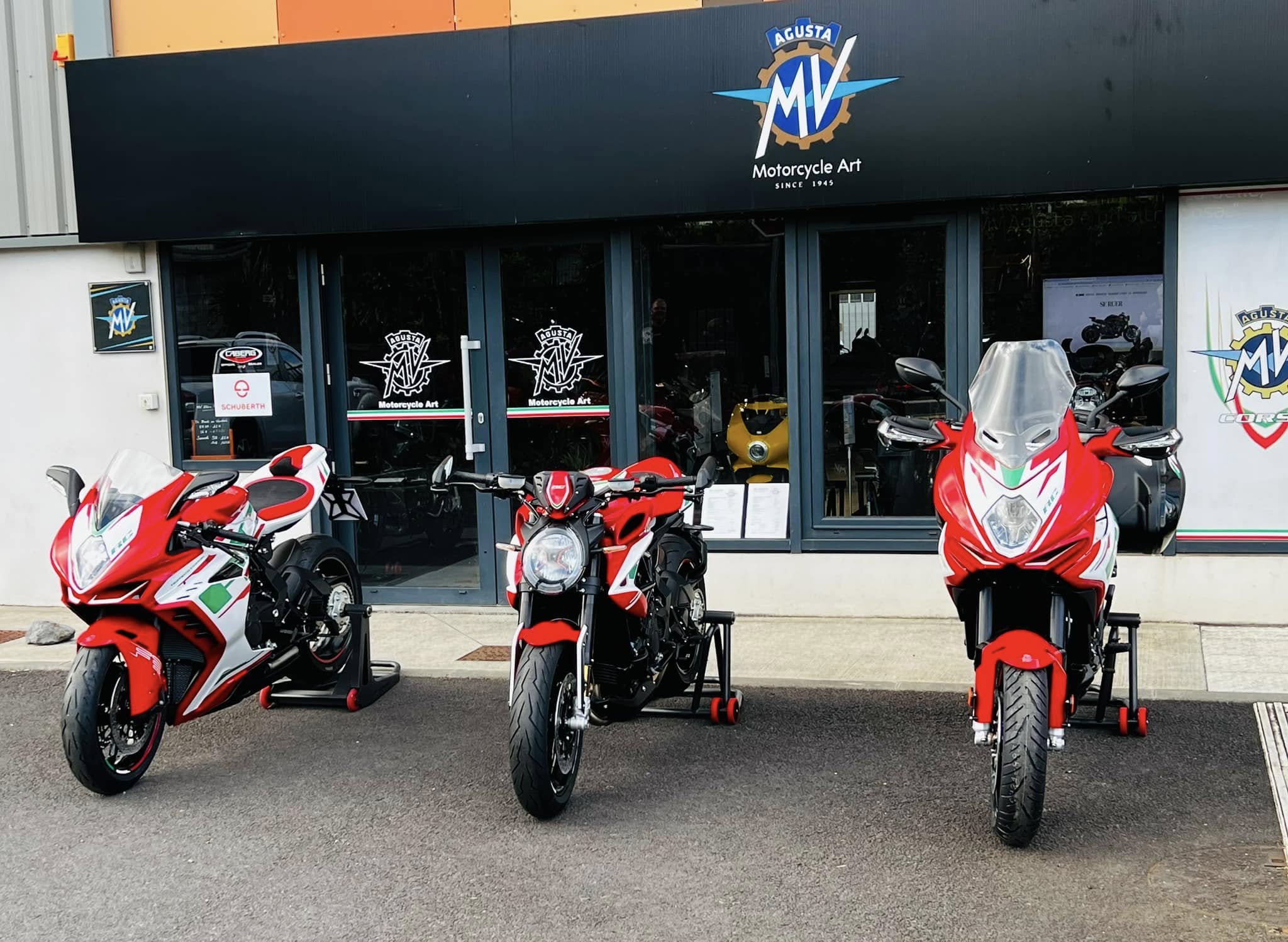 MV Agusta neuves devant la concession