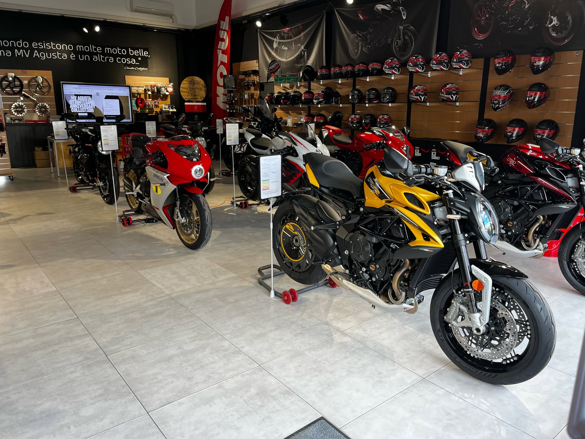 Le showroom DMS Réunion et sa gamme MV Agusta